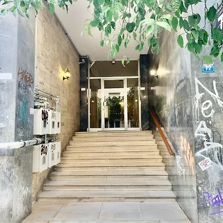 Live As A Local - * Atene